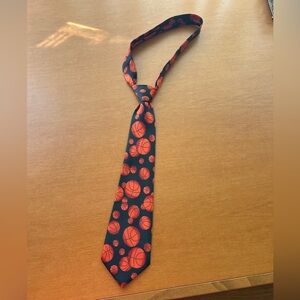 Vintage 1997 ETMC Basketball inspired Necktie
For a basketball enthusiast